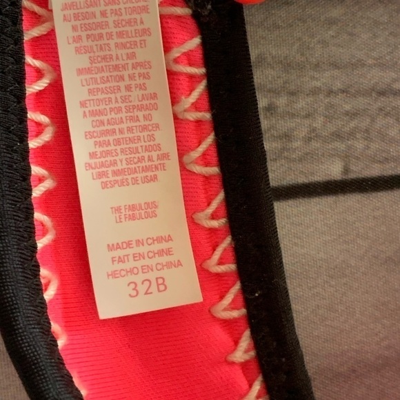 ✅2X Host Pick✅ Victoria’s Secret Swim Suit Top, 32B - Picture 4 of 8